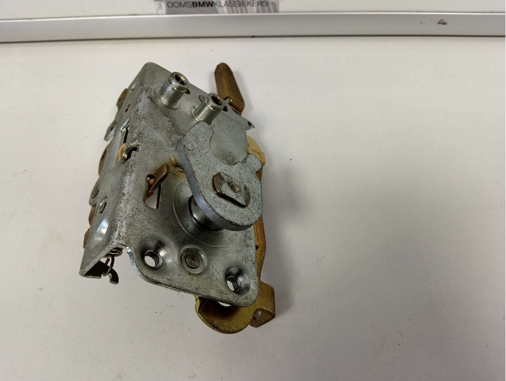 BMW 5 serie E28 deurslot rechts achter 51221927468 NIEUW, Auto-onderdelen, Niet ingevuld, Deur, Niet ingevuld, Ophalen of Verzenden