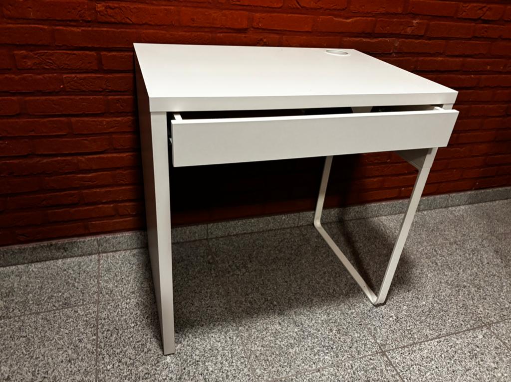 Bureau Micke Ikea, Huis en Inrichting, Ophalen, Nieuw, IKEA, Kabelgoot
