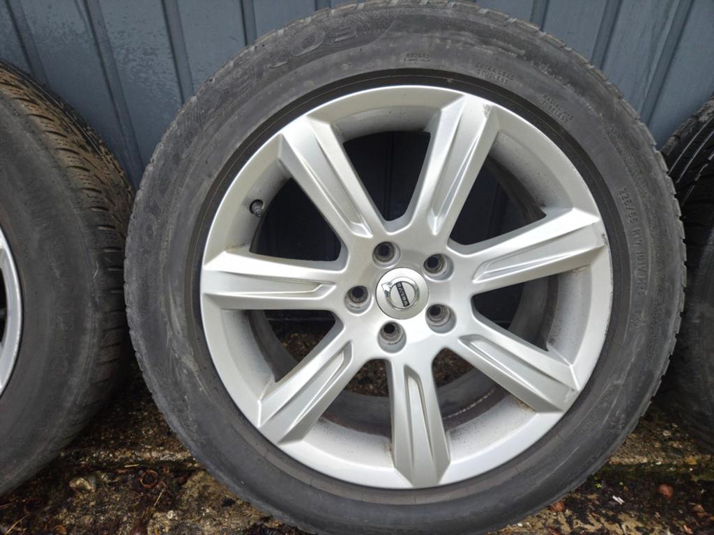 Les roues Volvo d'origine conviennent également aux Ford, Ci, Enlèvement