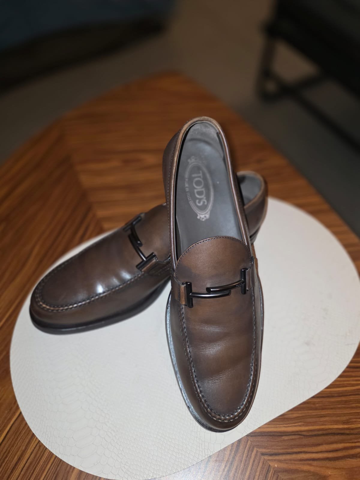 Tod’s Leather Loafer with T Hardware, Ophalen of Verzenden, Zo goed als nieuw