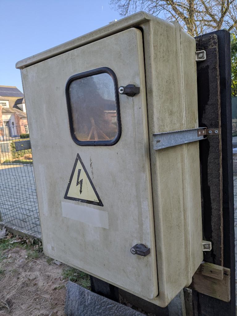 Werfkast, Doe-het-zelf en Bouw, Elektriciteit en Kabels, Gebruikt, Overige typen, Ophalen