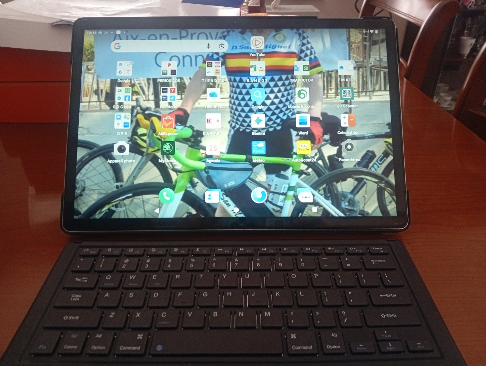 VEND TABLETTE 14 pouces Neuve avec clavier et accessoires, Enlèvement ou Envoi
