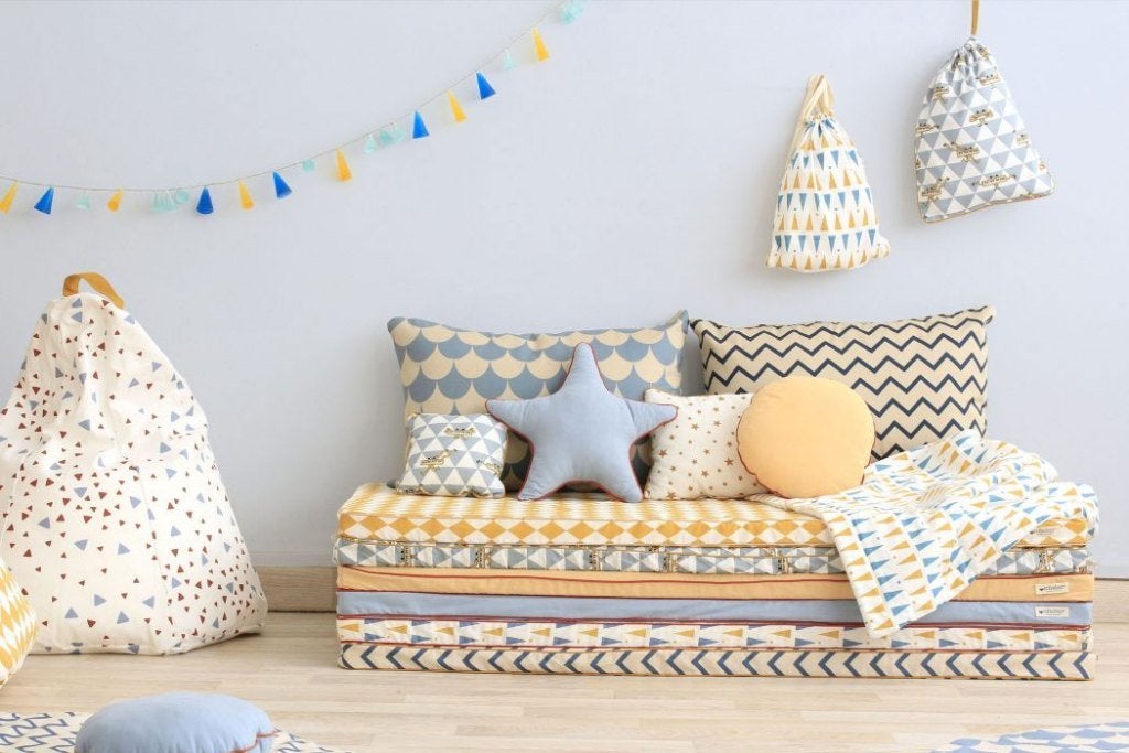 CHERCHE Couvertures / coussins / poufs / tapis ..., Contacts & Messages, Appels Sport, Hobby & Loisirs