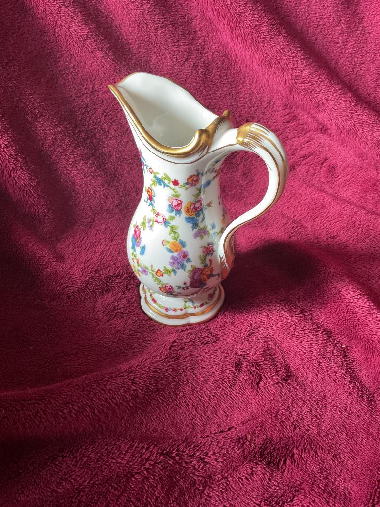 Pot à lait en porcelaine, Enlèvement