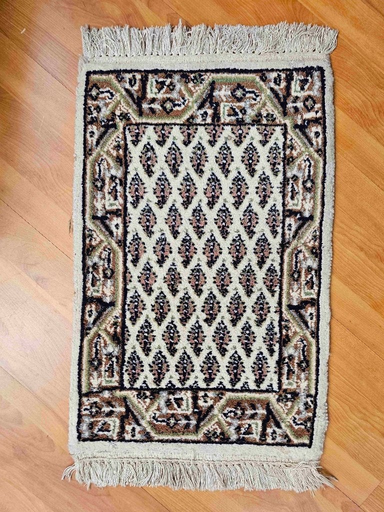Oosters tapijt klein 60/38 cm, Verzenden, Gebruikt, Beige, Overige stijlen