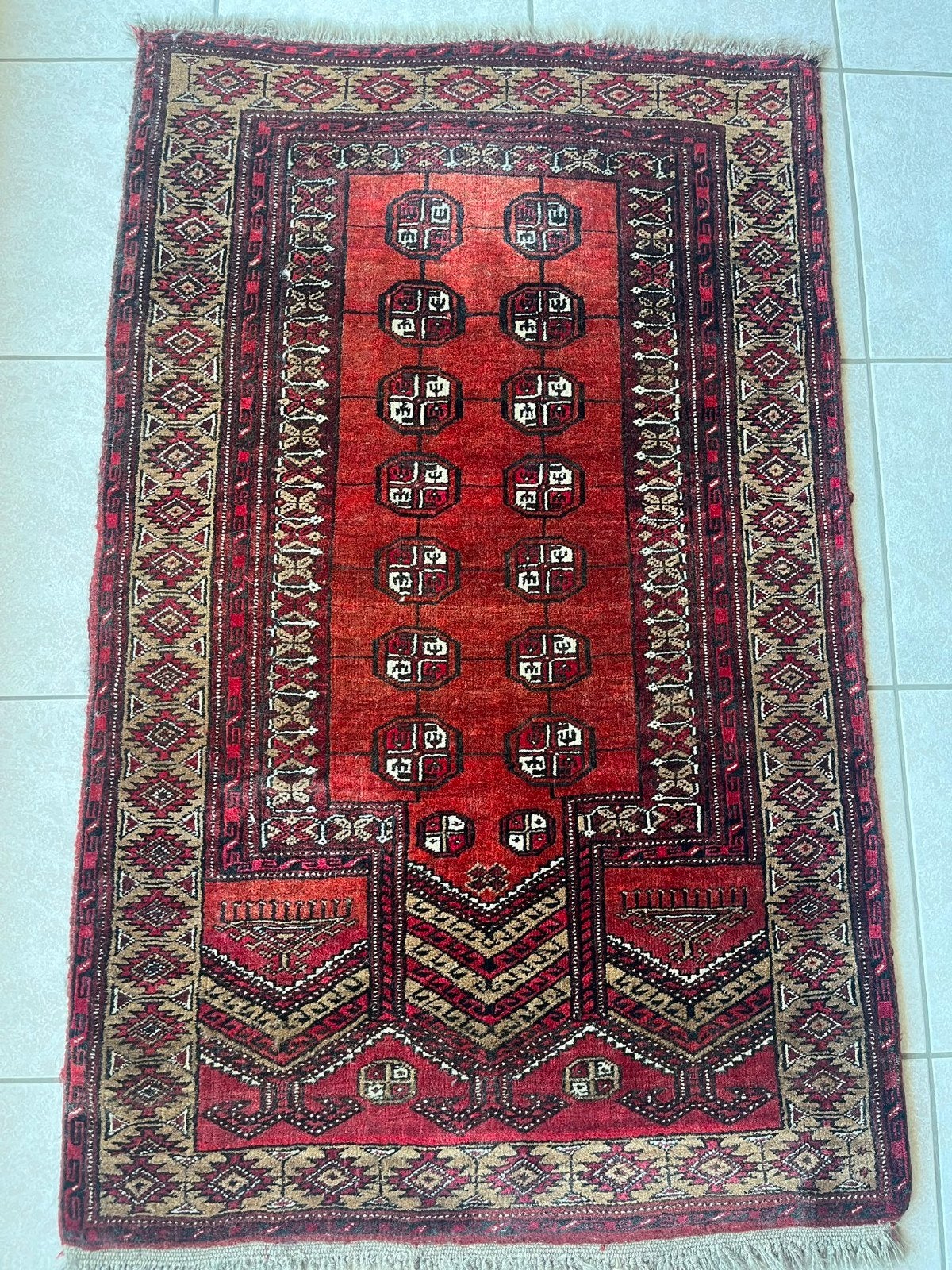 Tapis oriental, Enlèvement