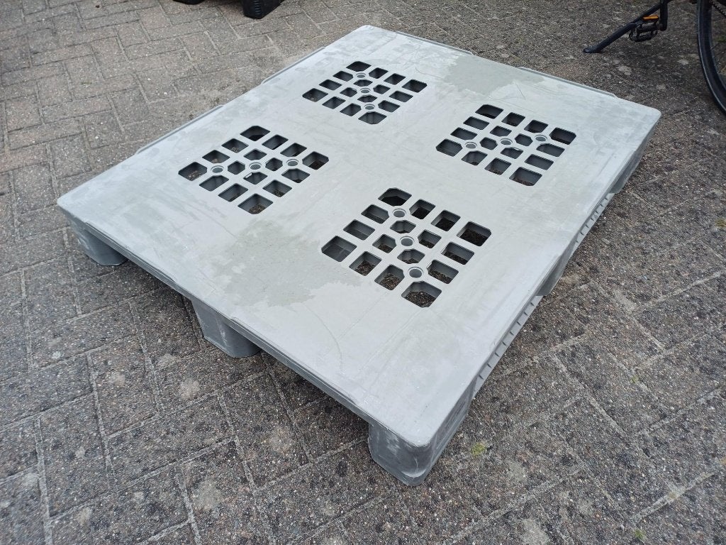 2 Stevige kunststof paletten (€30 per stuk), Doe-het-zelf en Bouw, Hout en Planken, Ophalen of Verzenden, Minder dan 200 cm
