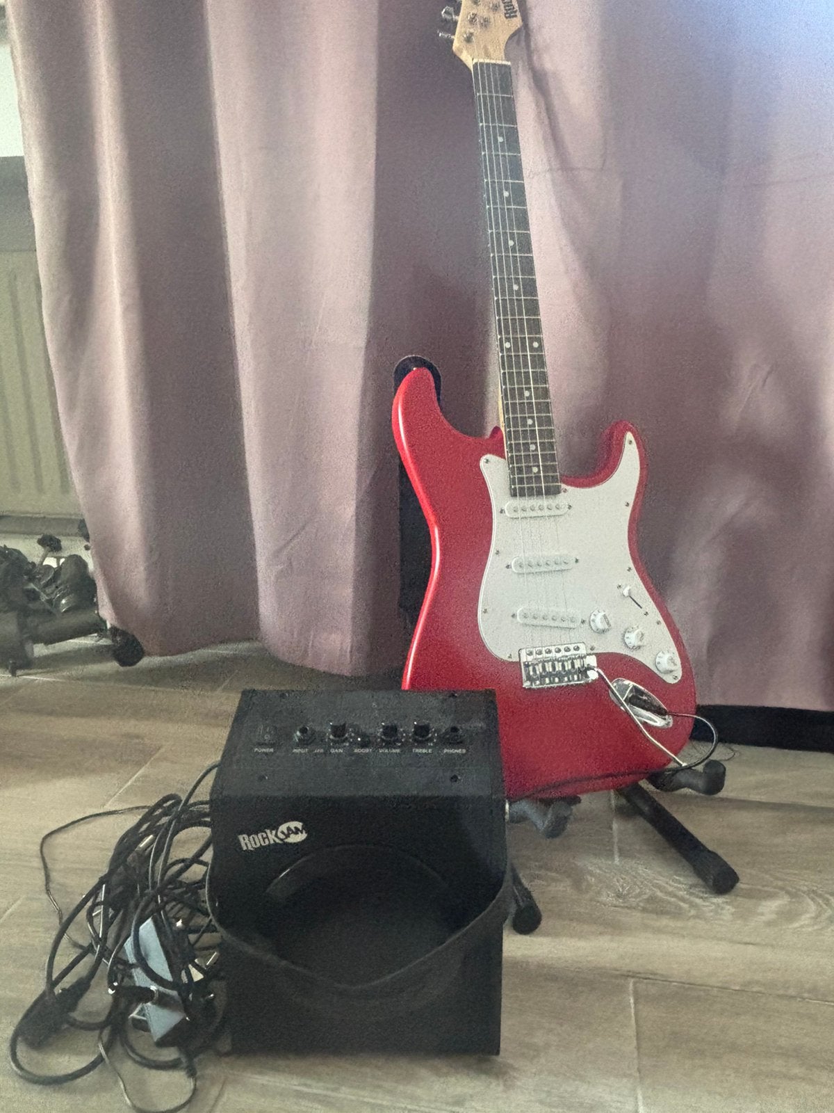 Electrisch gitaar met versterker, Ophalen, Zo goed als nieuw, Met versterker