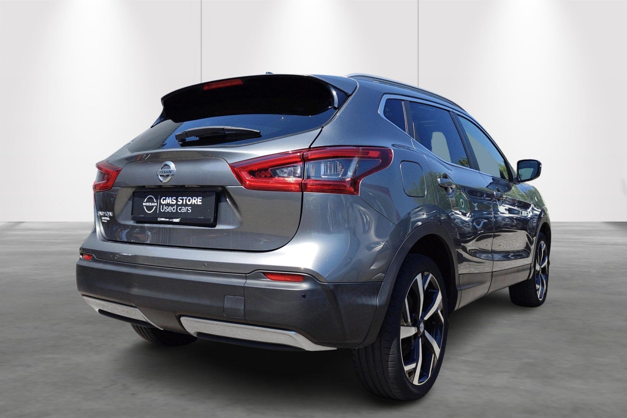 Nissan Qashqai DIG-T 140 EVAPO Tekna + Glazen dak - incl 2 j, Voorwielaandrijving, Gebruikt, 4 cilinders, 1375 kg