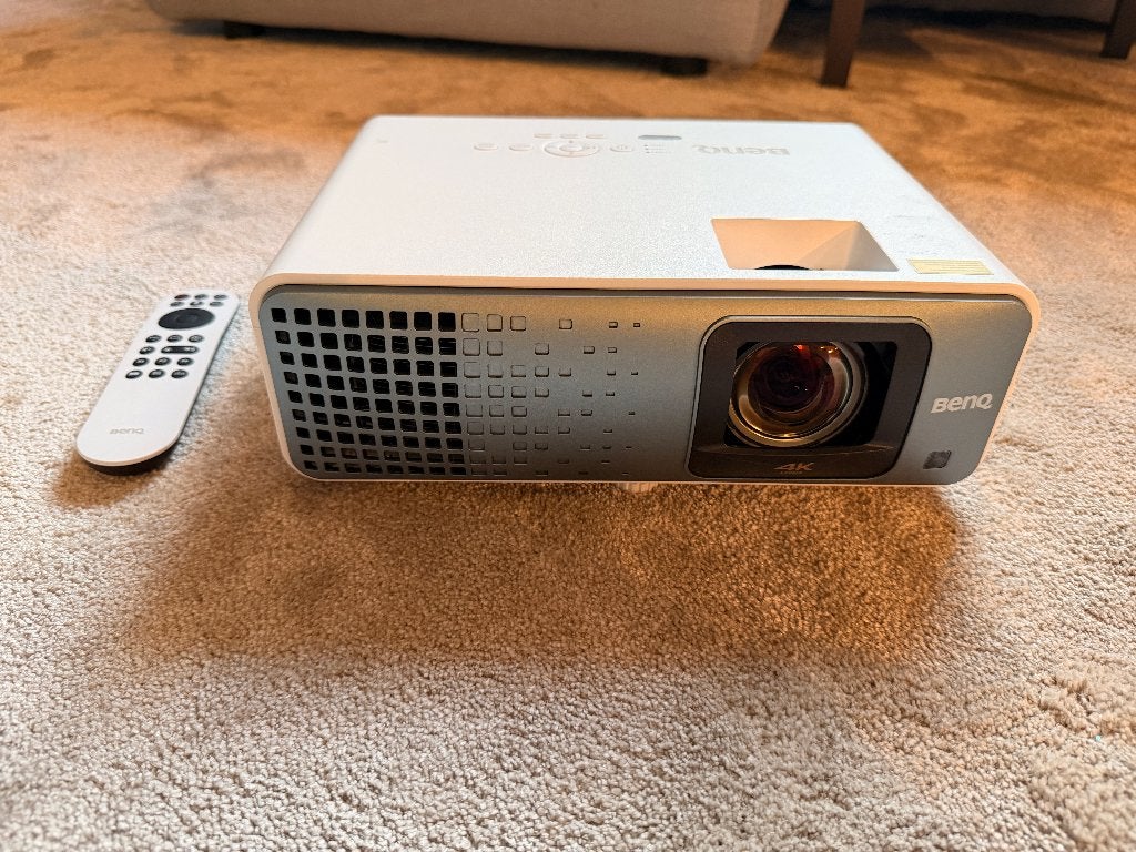 BenQ TK710STi - 4K Laser beamer  - 83 lampuren - mét factuur, Ophalen, Zo goed als nieuw, Benq, DLP