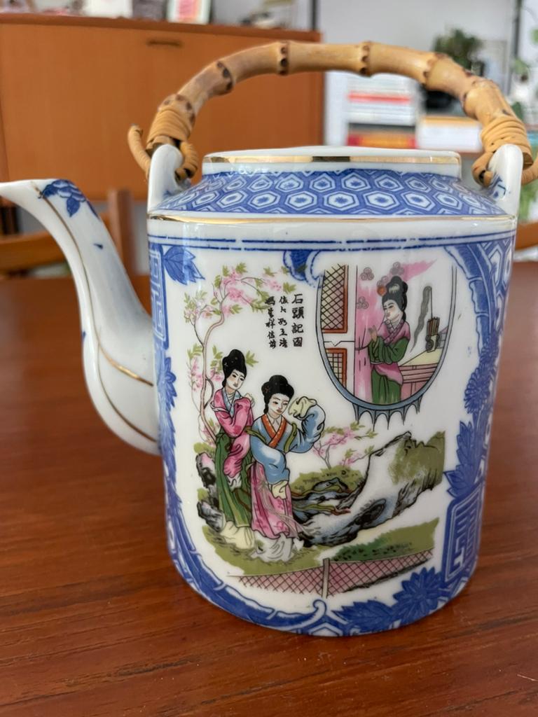 Jaren '50 Japanse theepot, Enlèvement