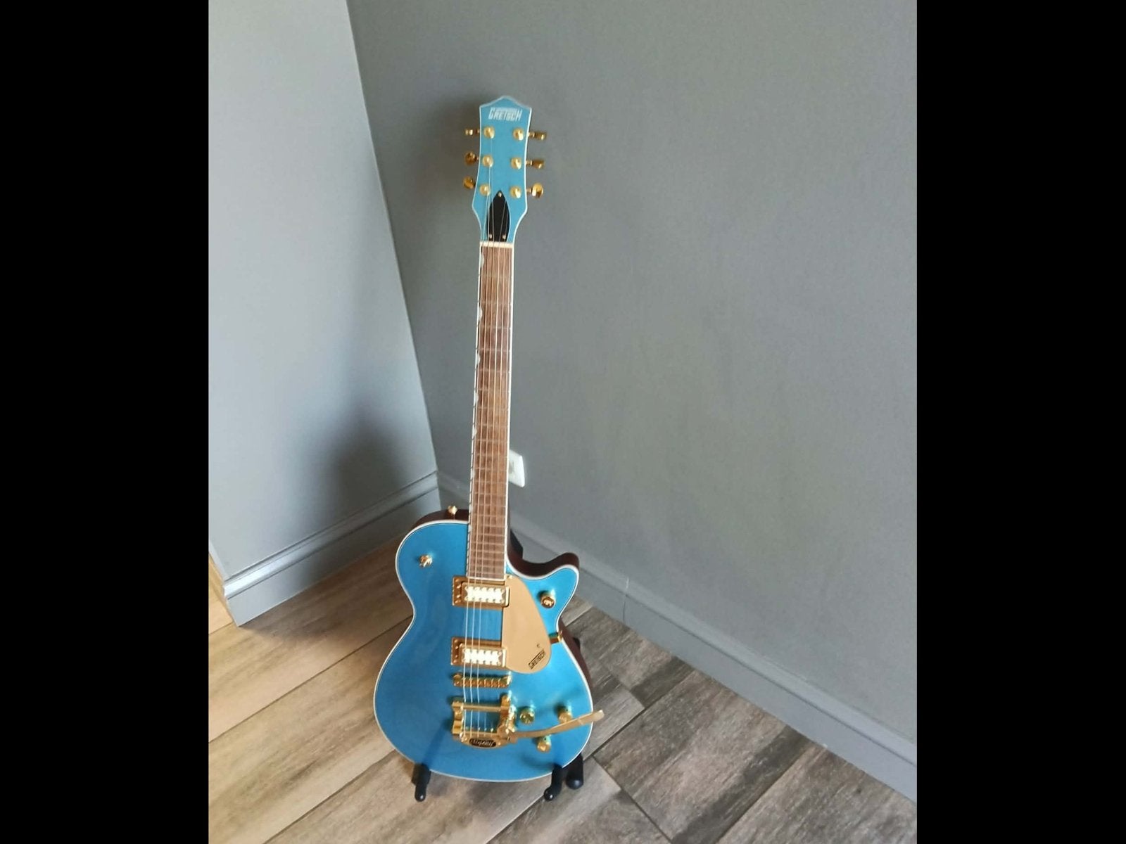 Gretch 5230t jet golden anniversary met bigsby, Muziek en Instrumenten, Snaarinstrumenten | Gitaren | Bas, Ophalen, Zo goed als nieuw