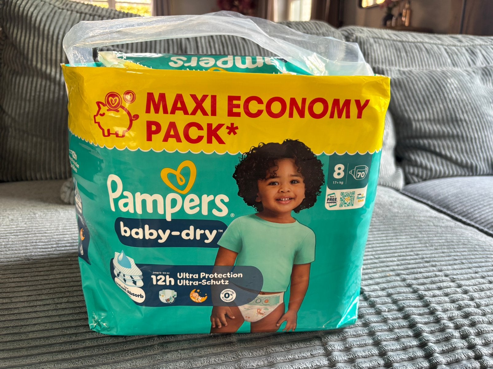 Pampers Baby-dry maxi economy pack maat 8 (17+ kg), Enfants & Bébés, Enlèvement ou Envoi, Neuf