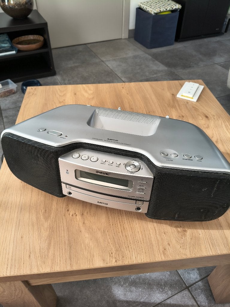Sony radio, Ophalen of Verzenden, Gebruikt, Radio