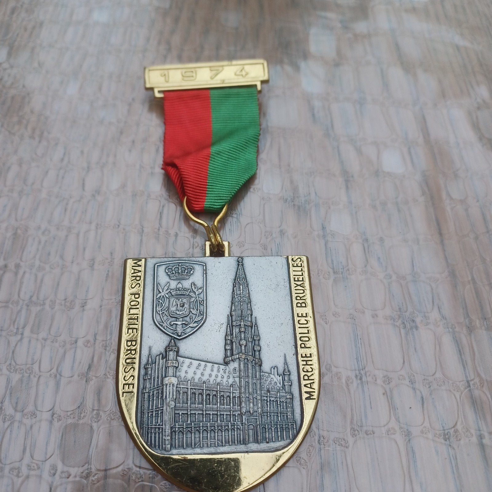 Médaille de la police de Bruxelles 1974, Enlèvement ou Envoi