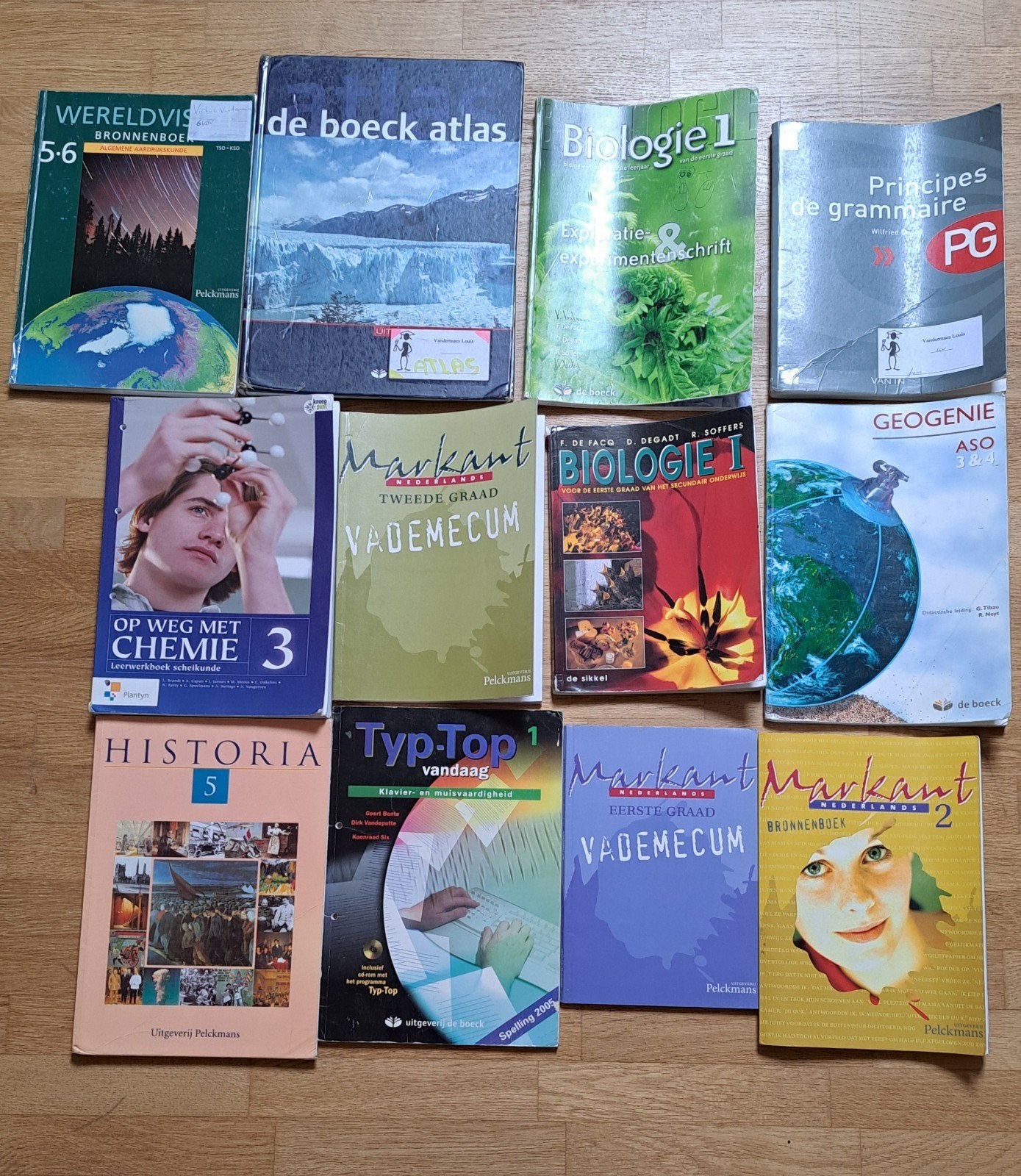 schoolboeken middelbaar, Ophalen