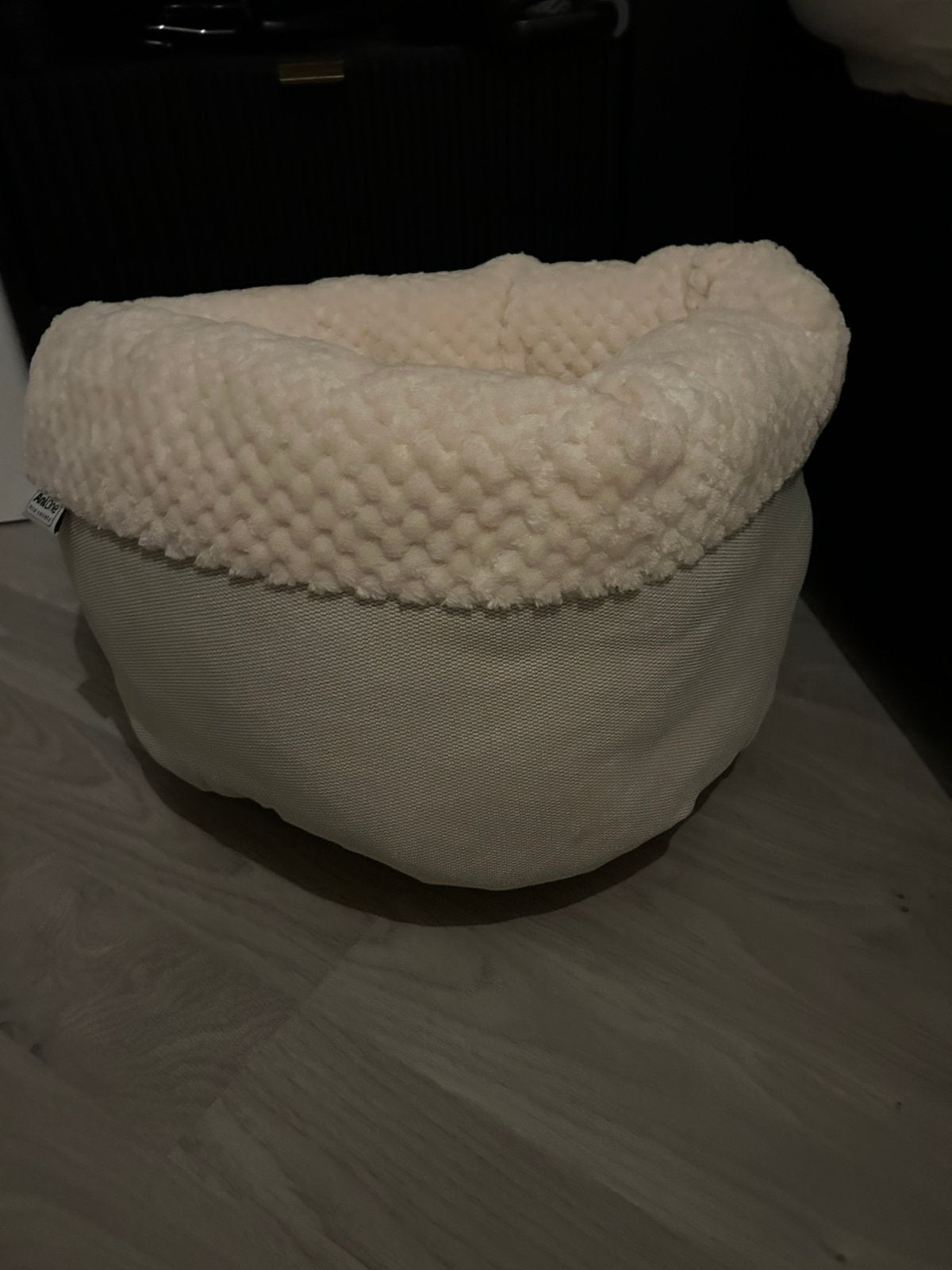 AniOne luxe honden- of kattenbed – nieuw, Enlèvement, Comme neuf