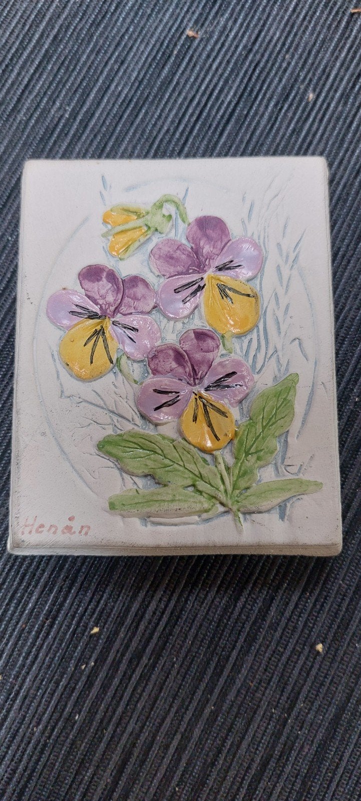 Vintage Jie Gantofta wandtegel – Viooltje, Antiek en Kunst, Ophalen of Verzenden