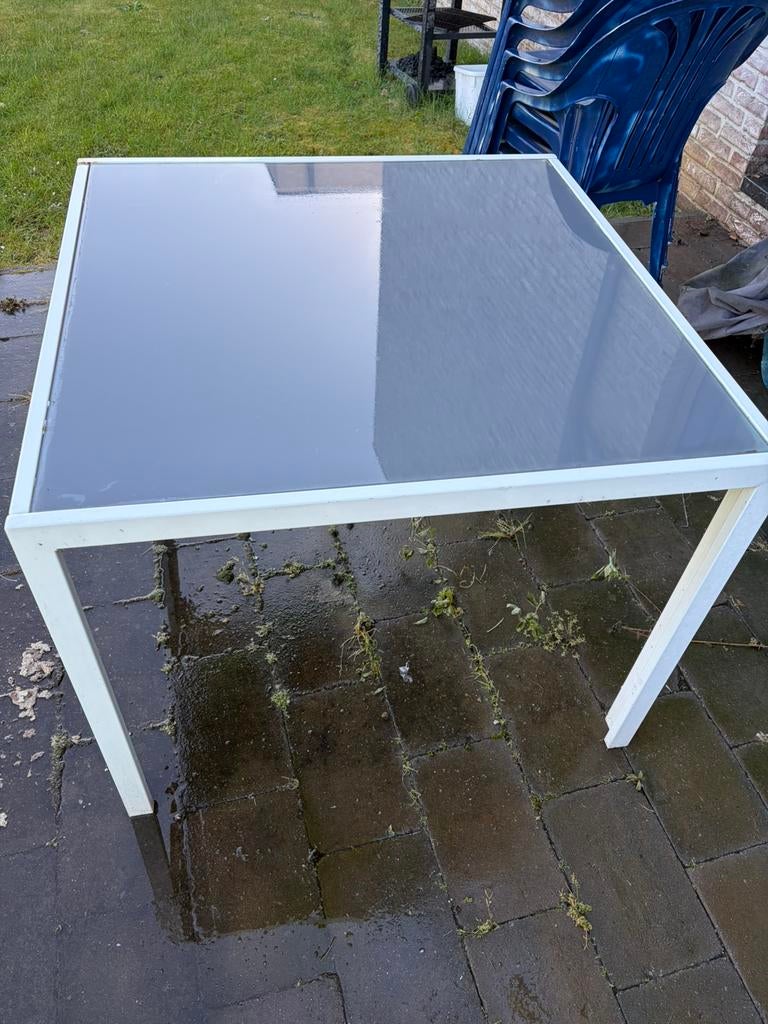 Tuintafel met glazen blad — metalen frame, Tuin en Terras, Ophalen, Zo goed als nieuw, Metaal