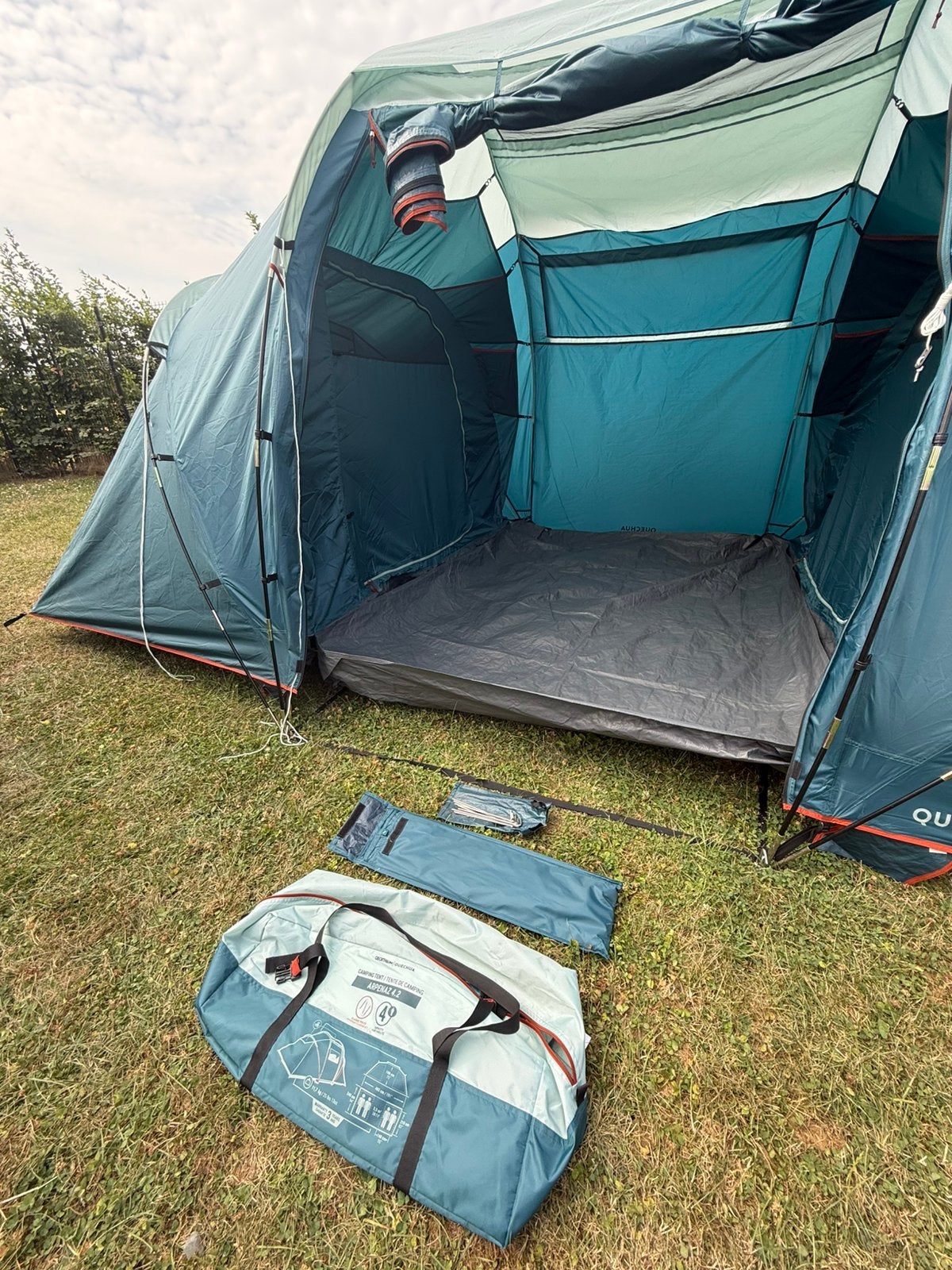 Tente Quechua Arpenaz Family 4.2 – 4 personnes (2 chambres), Enlèvement, Comme neuf