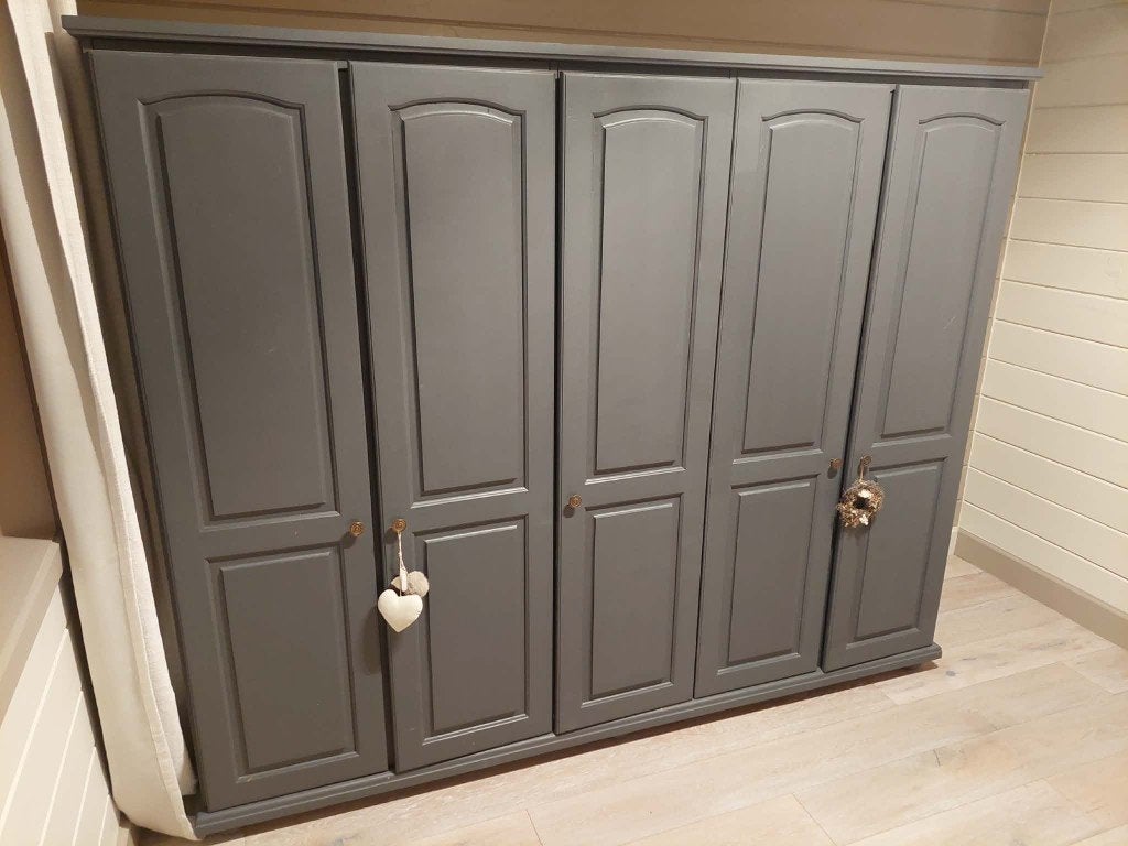 Armoire à vendre - style classique, 200 cm ou plus, Utilisé, Classique, Autres essences de bois