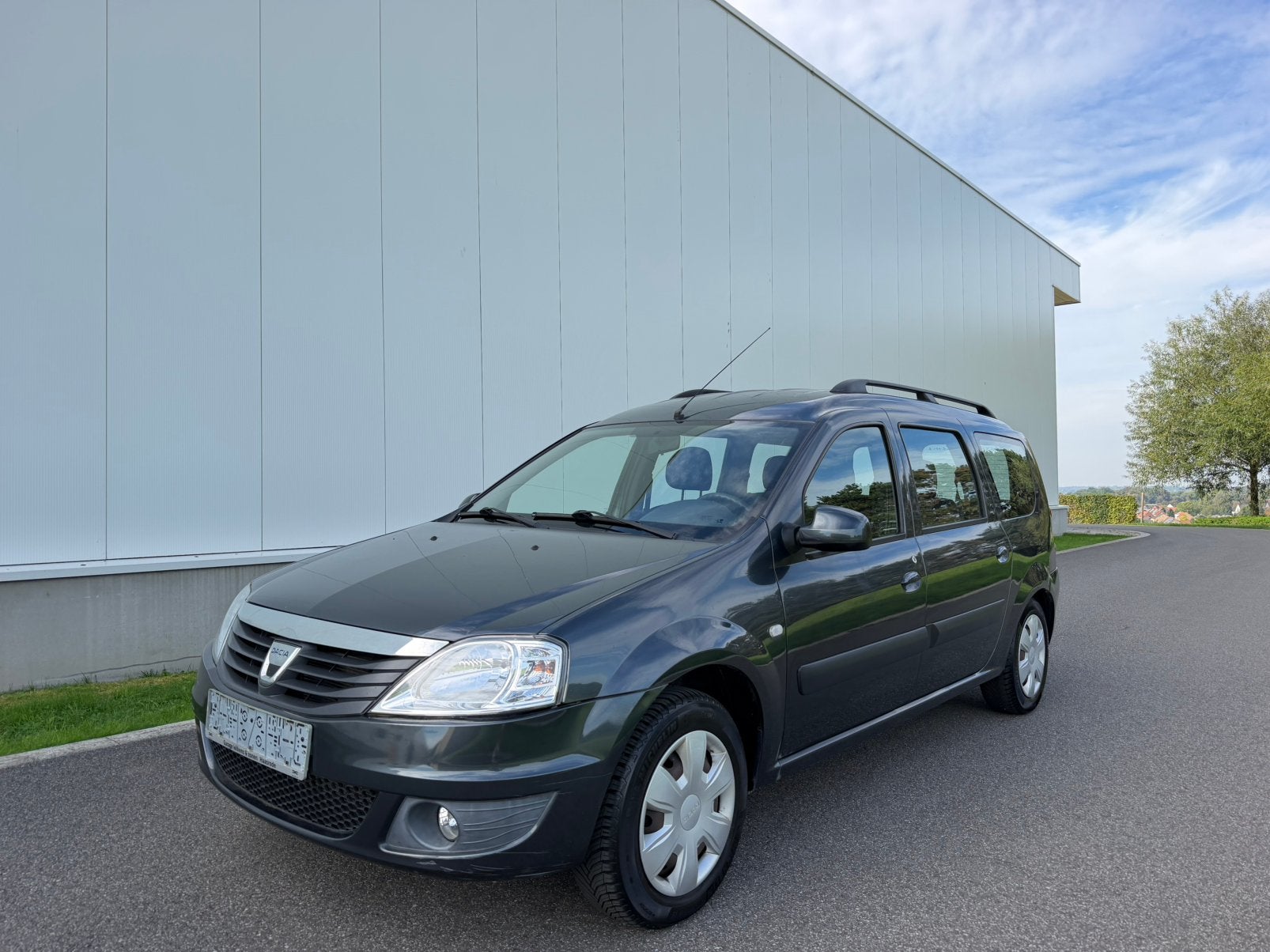 Dacia Logan - 2012 - 1.6 Benzine - Airco - (55.000km!), Autos, Euro 5, Achat, Entreprise, Boîte manuelle