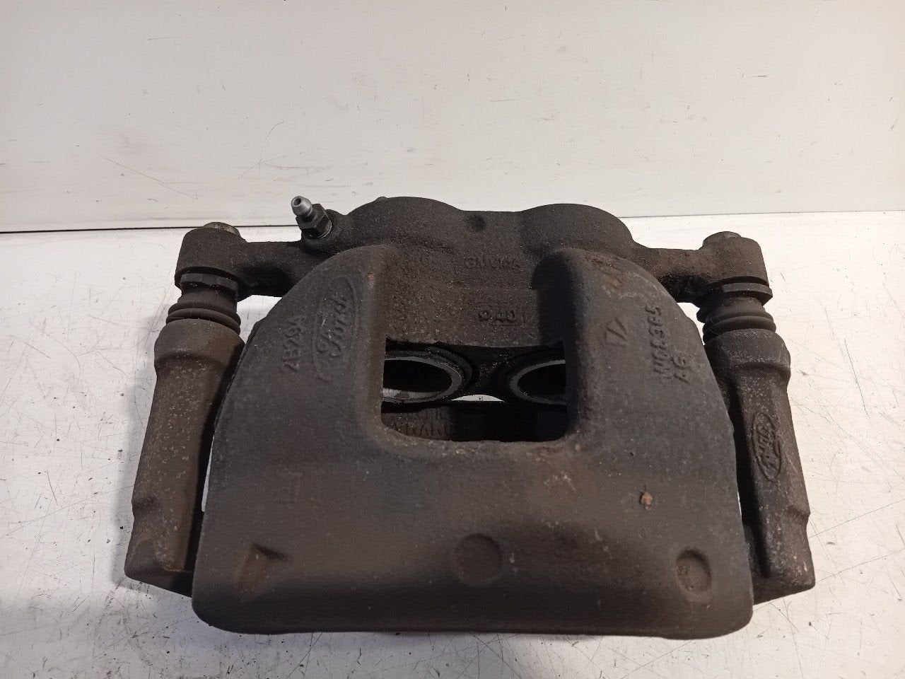 Remklauw rechts voor Ford Transit, Onderdelen@venauto.nl, Van der Ven Autorecycling B.V., Ettenseweg 76, 4706 PB Roosendaal, The Netherlands