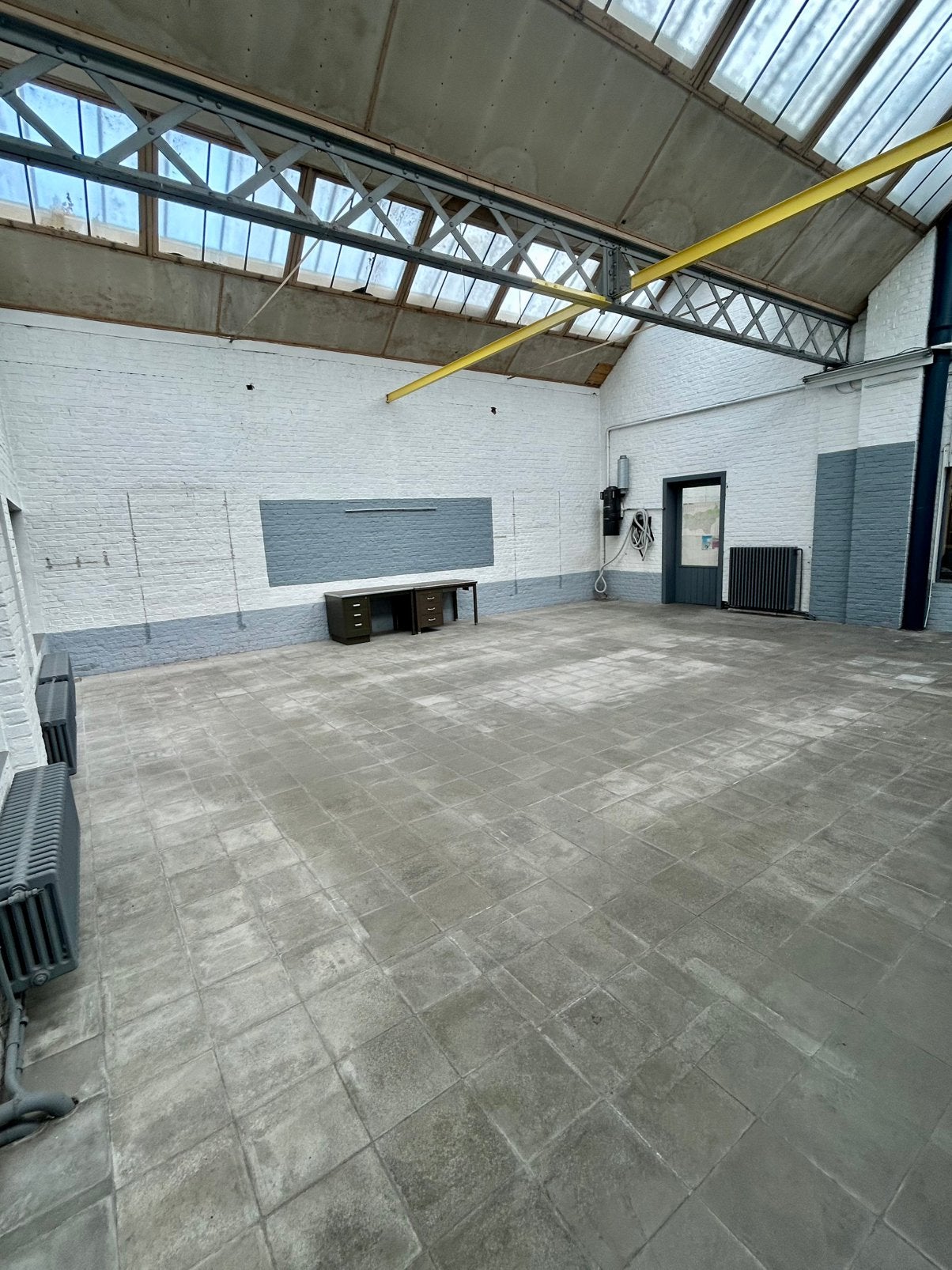 Loods / unit / magazijnopslag te Ronse, Ophalen