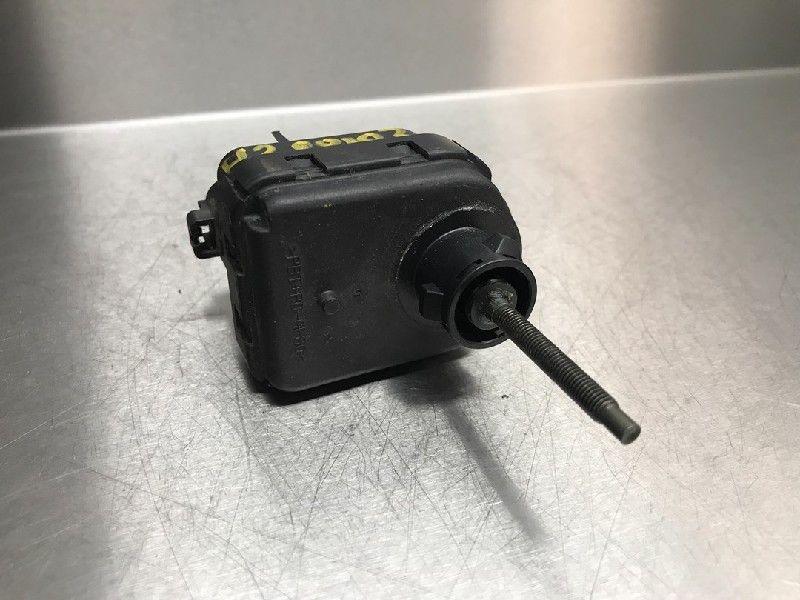 PHARE MOTEUR Toyota RAV4 (A2) (01-2000/11-2005), Utilisé, Toyota