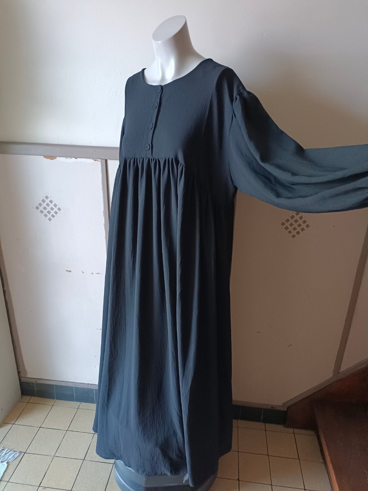 Abaya Aawoe taille 1, Neuf, Taille 46/48 (XL) ou plus grande, Enlèvement ou Envoi, Sous le genou