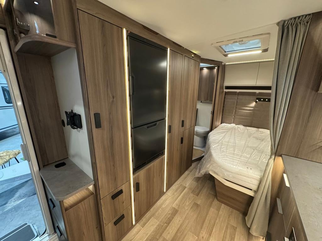 Kabe Royal 520 XL KS 2026, Rondzit, Frans bed, 7 tot 8 meter, Bedrijf