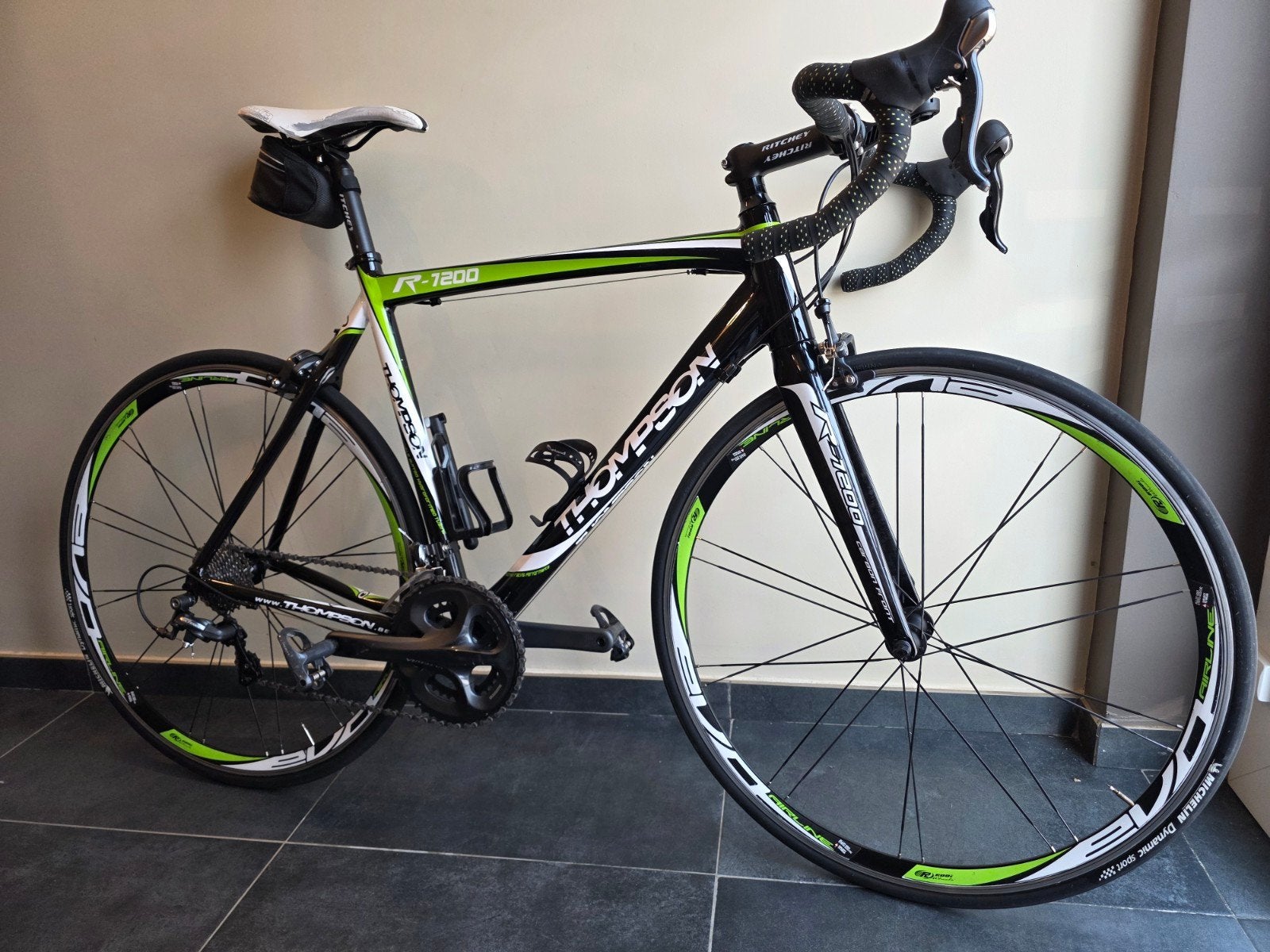 Thompson R-1200 Ultegra – Taille 56 – Excellent état, Vélos & Vélomoteurs, Autres marques, Frein sur jante, Aluminium, Comme neuf