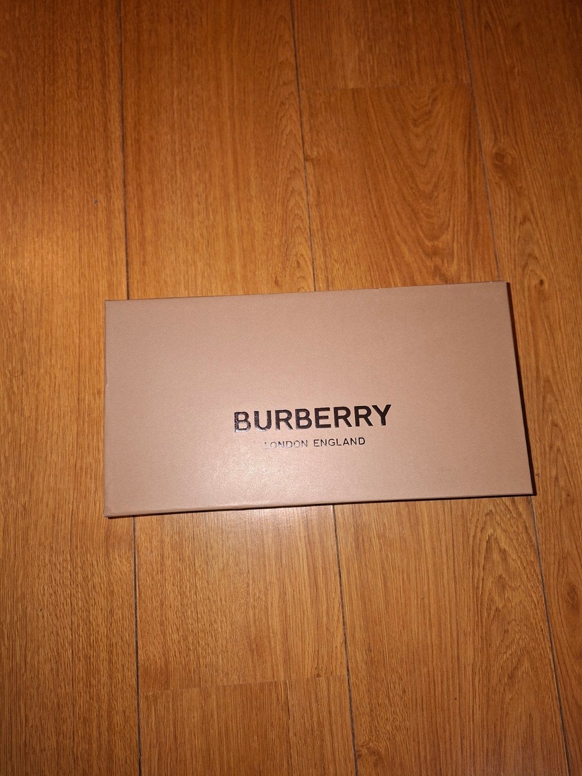 Claquettes Burberry, Comme neuf, Burberry, Blanc, Envoi