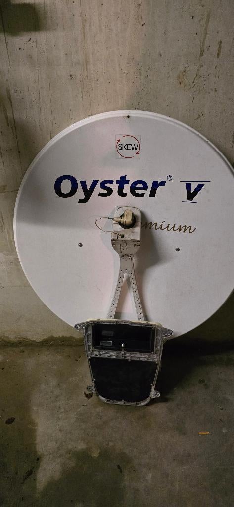 Oyster V Premium Satellietantenne + Feature Box (Topmodel), Ophalen, Gebruikt, (Schotel)antenne, Overige merken