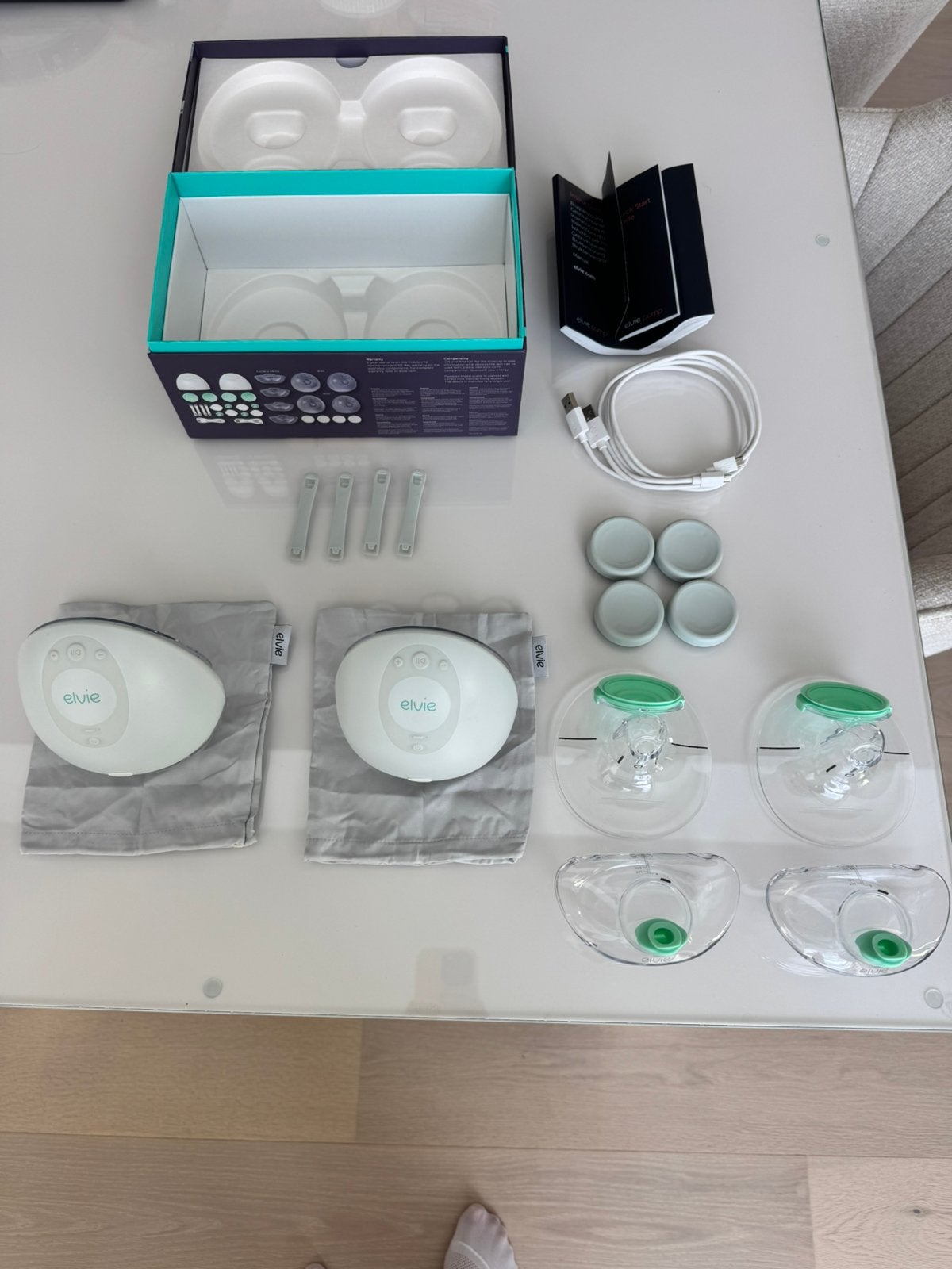 Elvie pump elektrische dubbelzijdige kolf met accesoires, Kinderen en Baby's, Borstkolf, Ophalen of Verzenden, Zo goed als nieuw