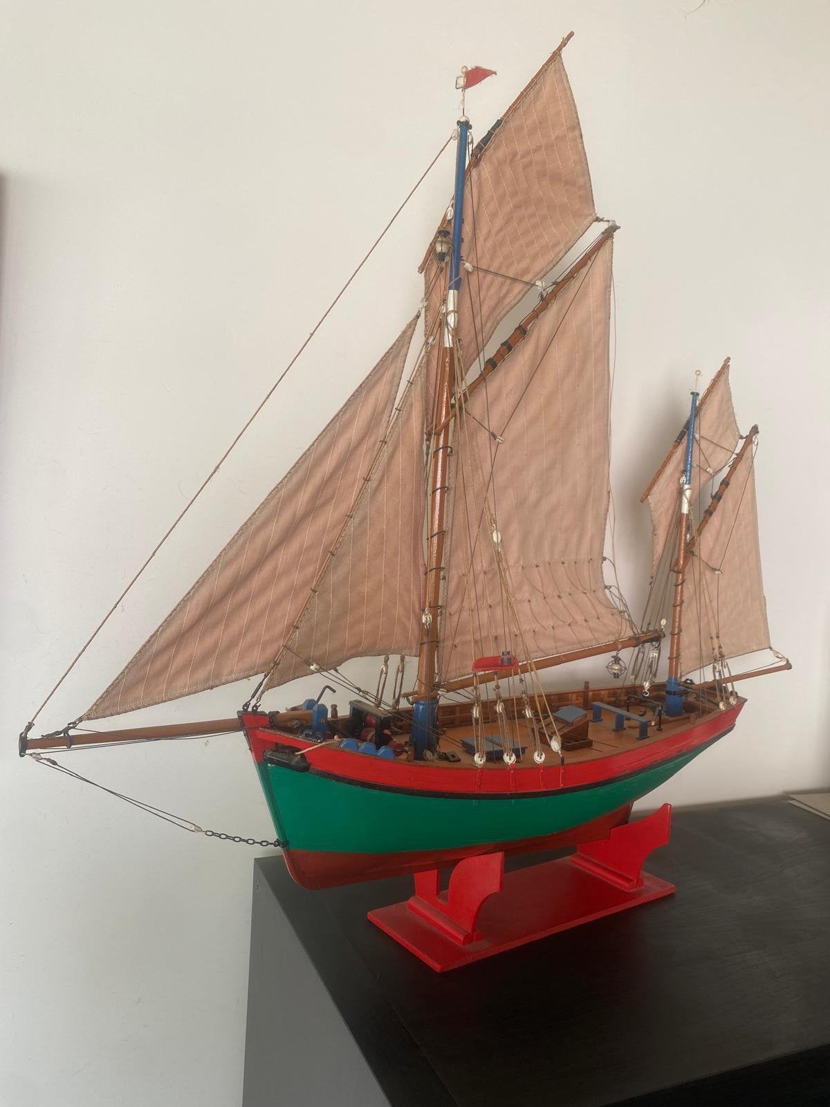 Handgemaakte visserboot ‘’Pannepot’’ jaren 60, Ophalen, Zo goed als nieuw