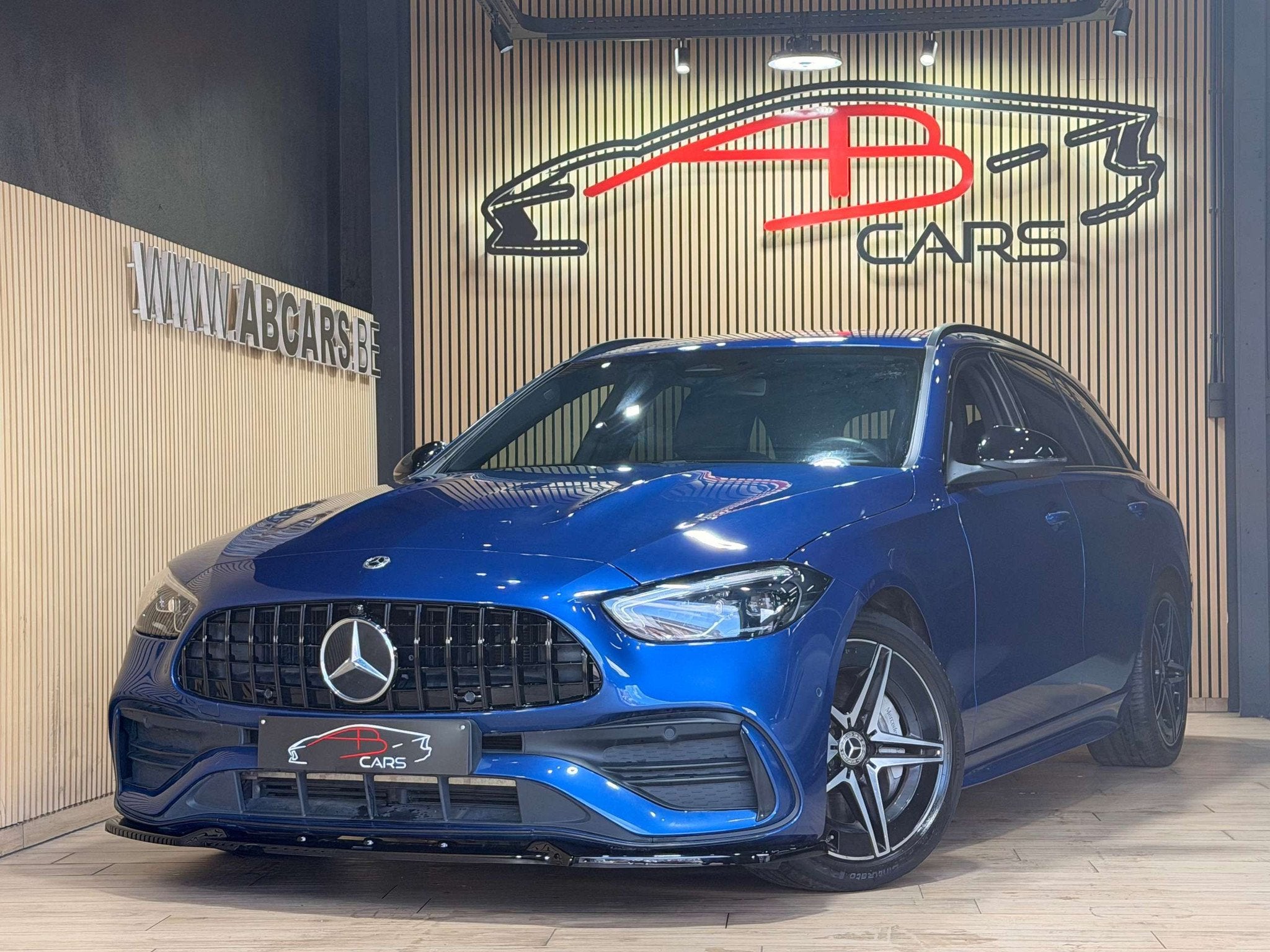 Mercedes-Benz C-Klasse 180 * BREAK * PACK AMG / LOOK 63 * 1E, Auto's, Automaat, Gebruikt, 4 cilinders, Blauw