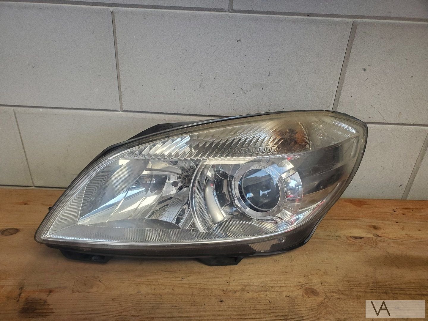 Skoda Fabia 2010 - 2014 koplamp links met lens 1 oor af €50, Gebruikt, -, -, Ophalen of Verzenden