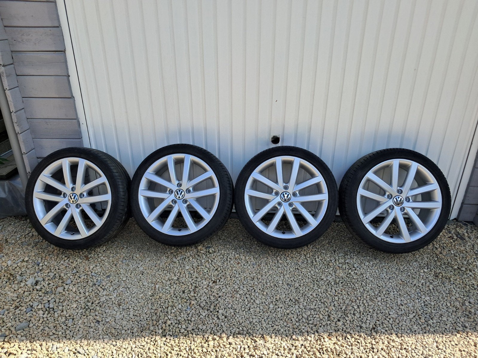 VW Velgen met banden, Autos : Pièces & Accessoires, Pneus & Jantes, Pneus et Jantes, Pneus été, 18 pouces, Enlèvement