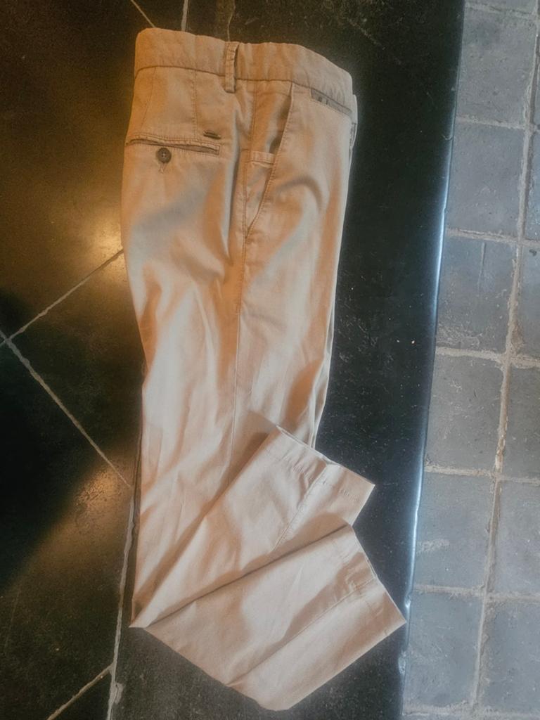 Stijlvolle mooie ZILTON beige broek T30. Comfortabel, Kleding | Dames, Spijkerbroeken en Jeans, ZILTON, Verzenden, W30 - W32 (confectie 38/40)