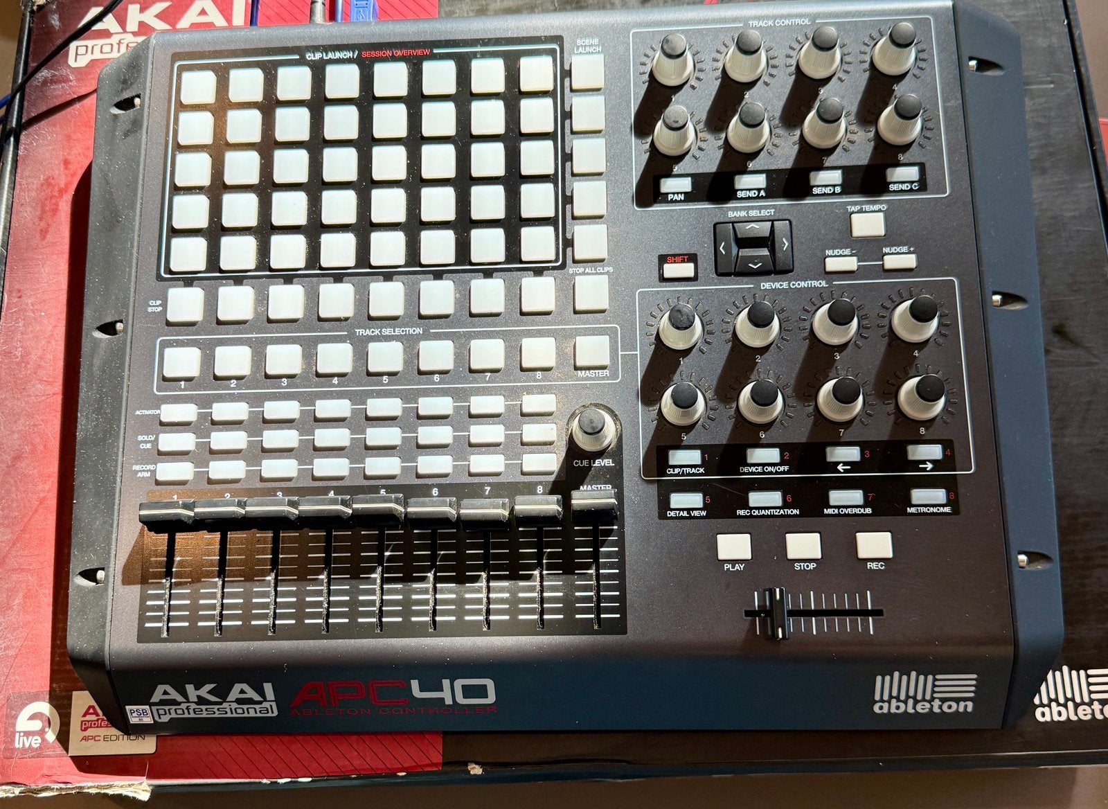 Akai APC40 Mk1 midi-controller, Ophalen of Verzenden, Gebruikt