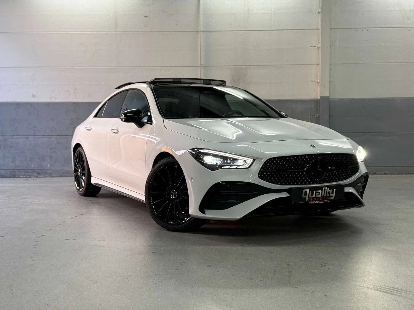 Mercedes-Benz CLA-Klasse 180 CLA180 MILD HYBRIDE // AMG LINE, Autos, Achat, Entreprise, Alcantara, Noir