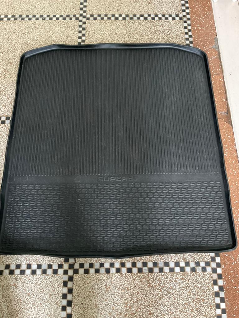 Koffermat Skoda voor Superb Combi IV, Auto diversen, Automatten, Ophalen, Zo goed als nieuw