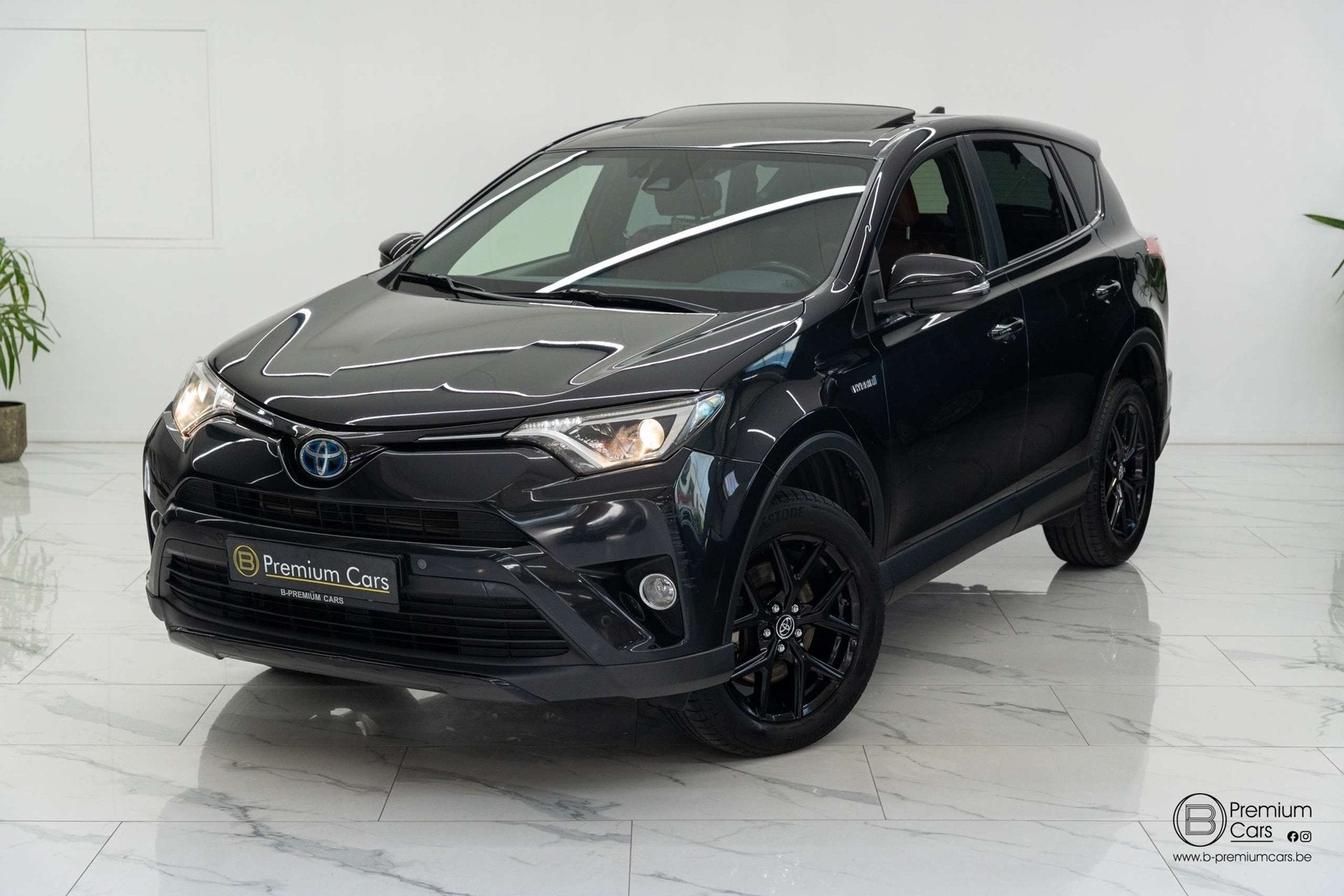 Toyota RAV4 2.5i hybrid black edition! 2x4! FULL OPTIONS!, Autos, Toyota, https://public.car-pass.be/vhr/9be149ce-f238-4491-aadc-2ff58f28844a