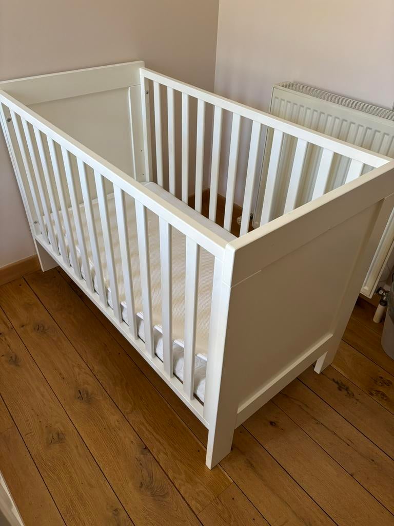 2 babybedjes 60x120cm met aerosleepmatras, Kinderen en Baby's, Babywiegjes en Ledikanten, Ophalen, Gebruikt, Ledikant