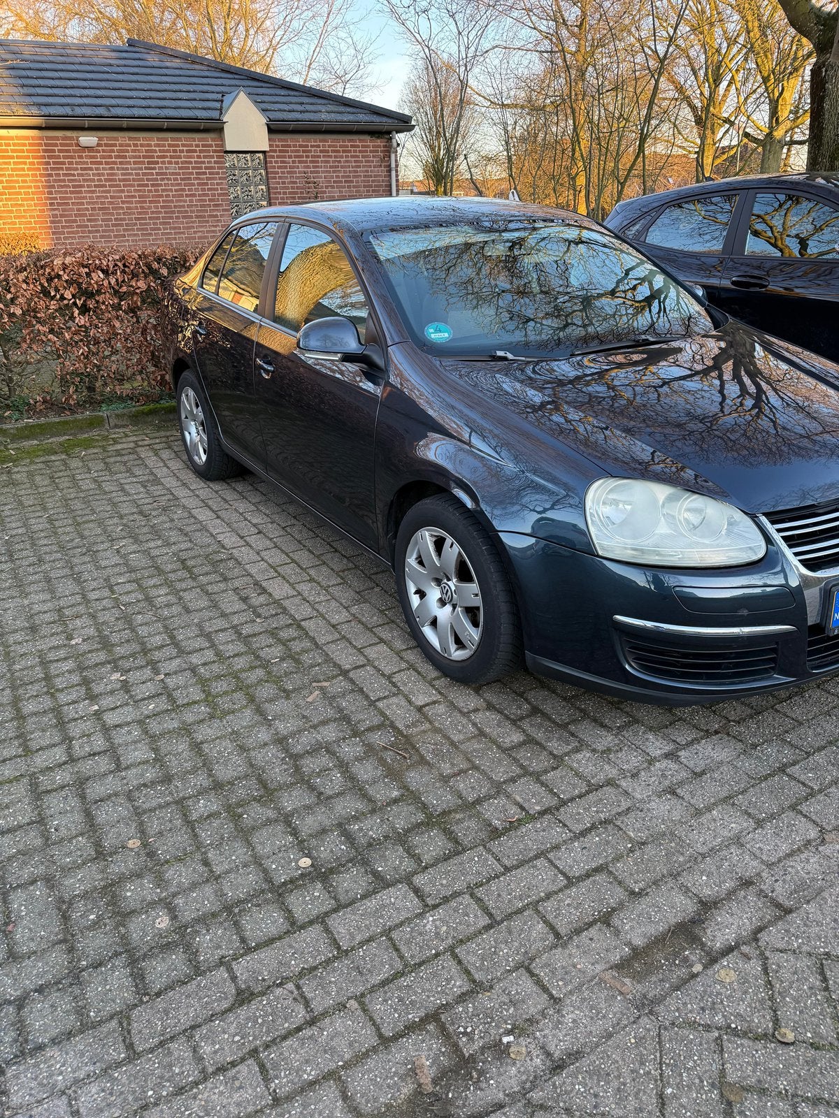 VW Jetta met airco”Trendline” groot scherm dealer onderhoud, Auto's, Volkswagen, Voorwielaandrijving, 4 deurs, Stof, 4 cilinders