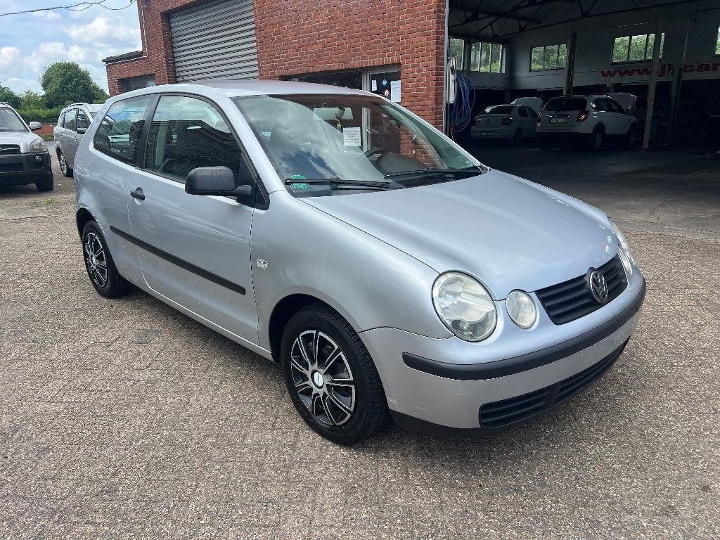 vw polo 1.2 benzine//airco//euro 4, Voorwielaandrijving, Stof, Bedrijf, Grijs