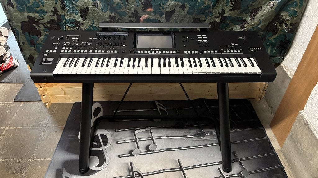Genos 1 (2023)handleiding +Black L7 standaard+verpakking., Muziek en Instrumenten, Ophalen, Yamaha, Zo goed als nieuw, Aanslaggevoelig