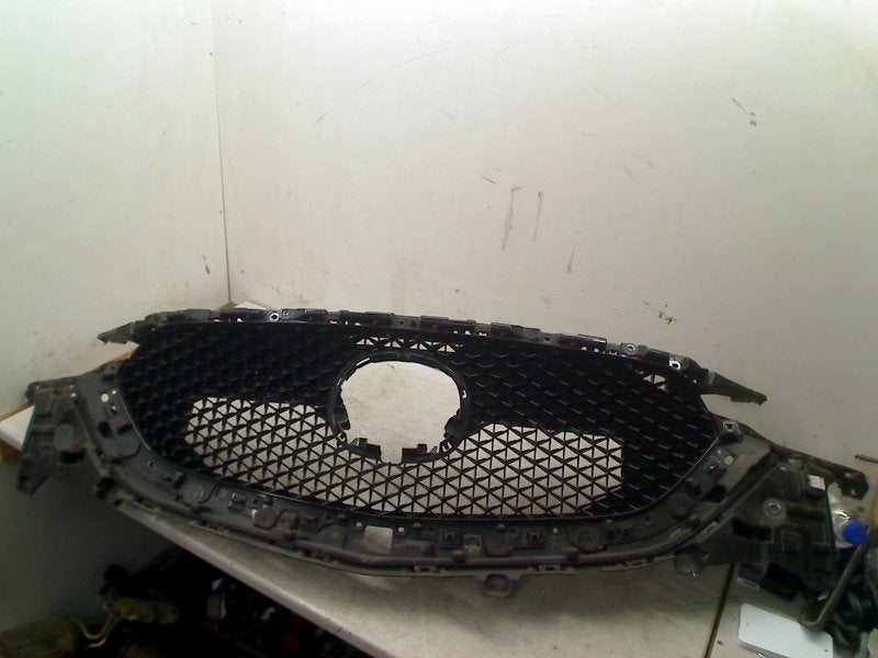 GRILLE Mazda CX-5 II (KF) (01-2016/12-2024) (KB8B-50712), Hitdorfer Straße 73
51371  Leverkusen, DE, Gebruikt, Mazda, Info@mazda.de
