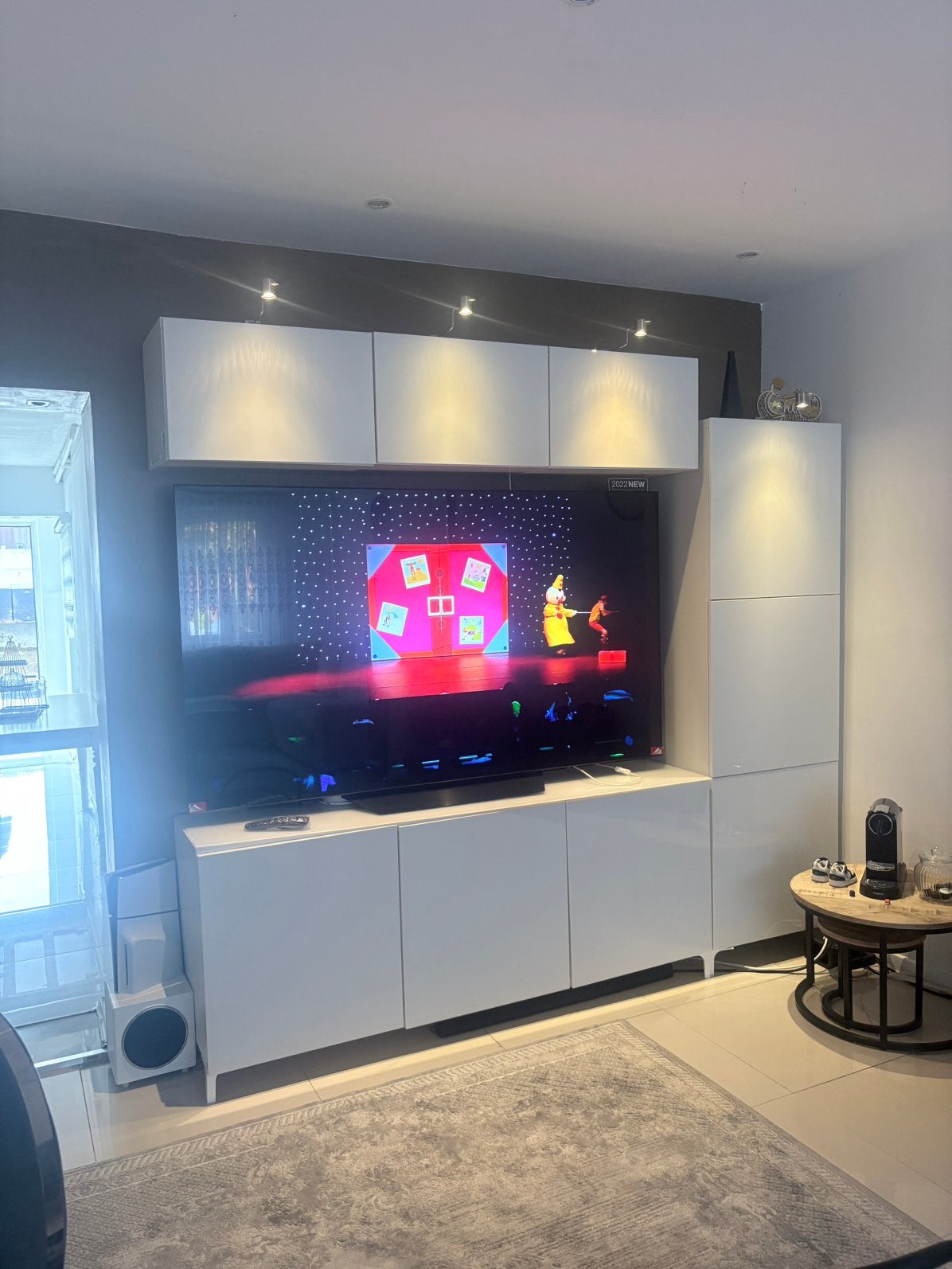 Tv kast, Ophalen